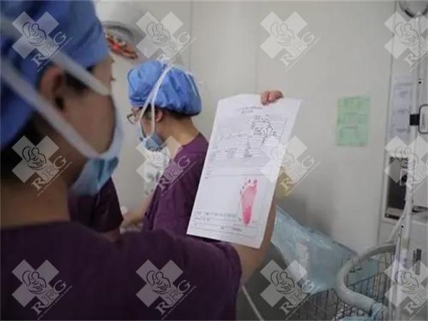 试管婴儿女性检查流程是怎样的？先建档还是先检查？